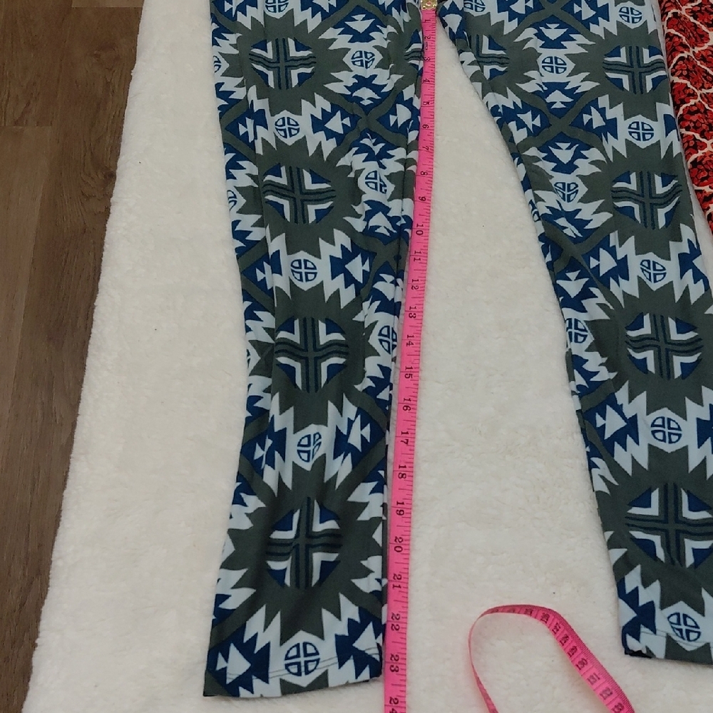 LuLaRoe Blue White Gray And. Red Geometric Leggings OS - Picture 6 of 14